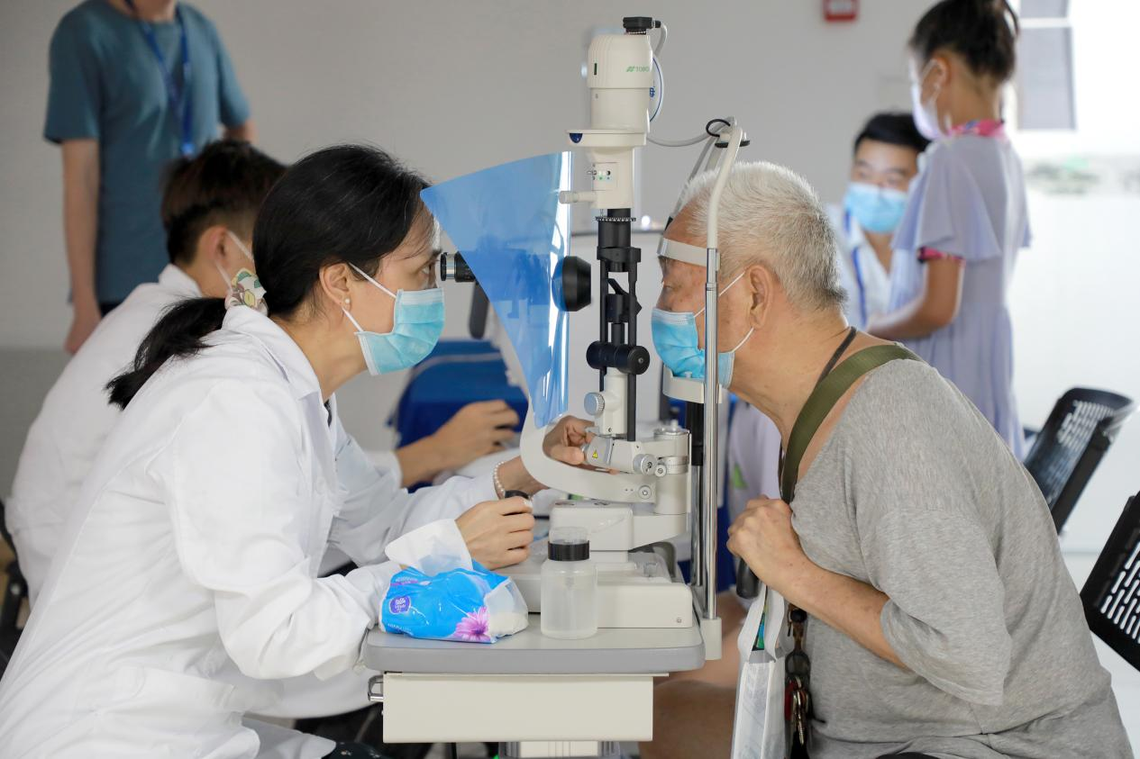 深圳希瑪眼科攜手皇崗社區黨群服務中心開展眼健康義診活動
